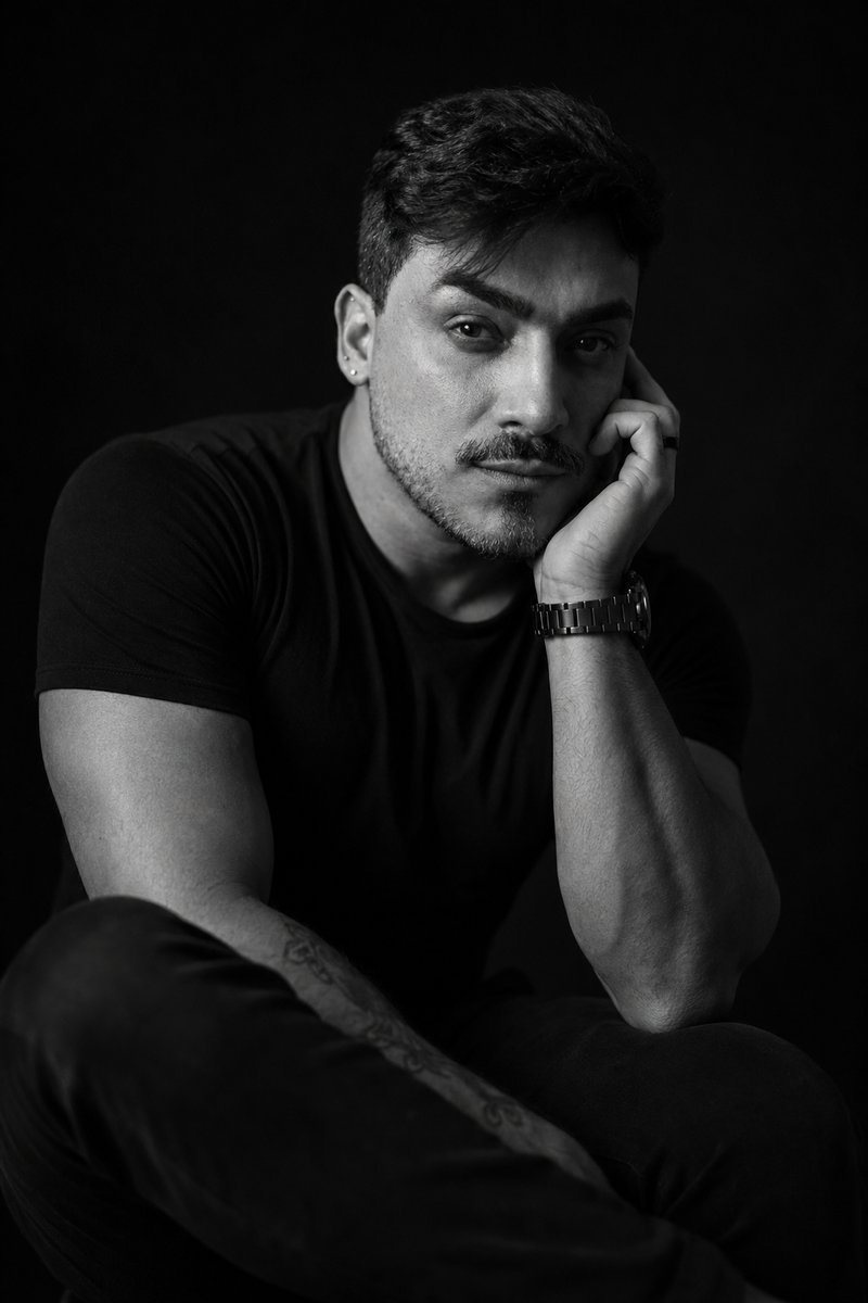 Rogerio Hudson — especialista em micropigmentação e estética facial, HÜ for YoÜ